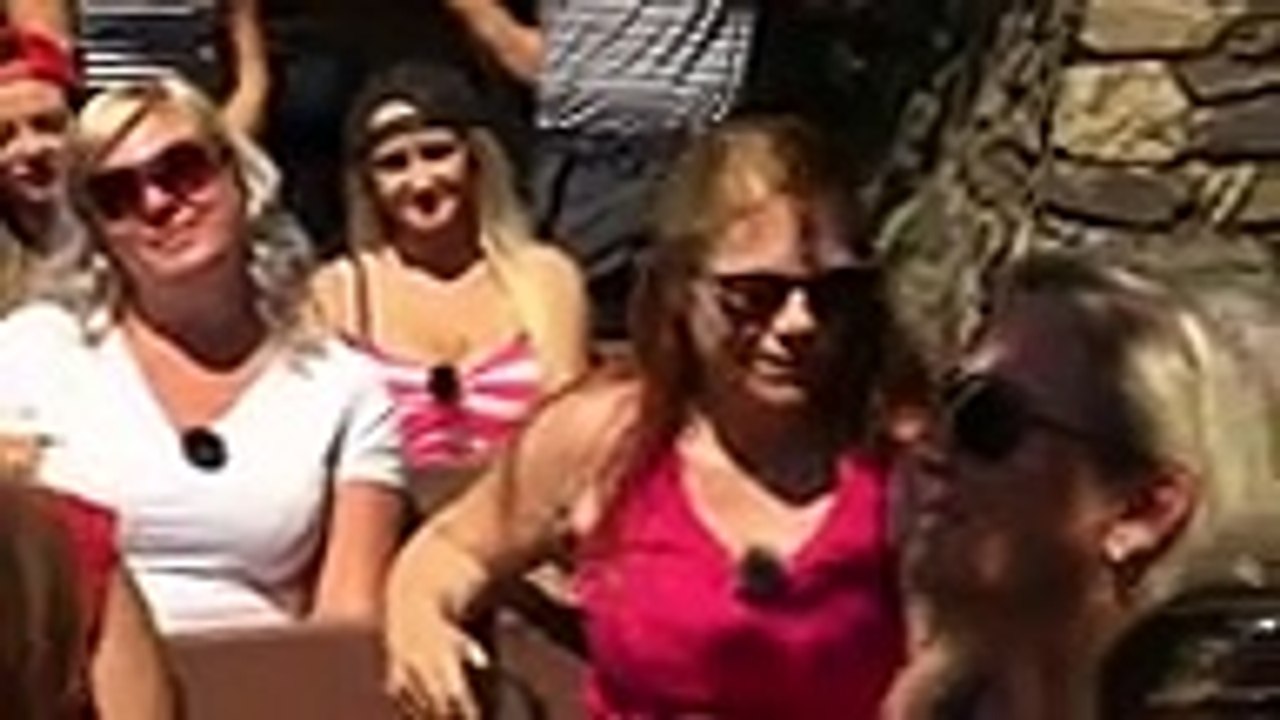 Hledá se táta a máma (3) by Jen HD -  tv series 2018 hd movies free