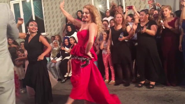 Roman düğününde olay yaratacak müthiş performans - Dilara Kaçmaz