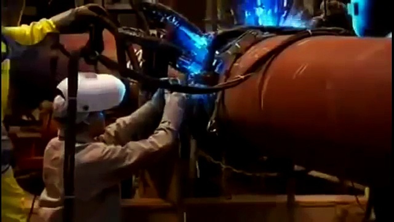 Drilling The Sea for Oil - Deep Sea Drillers