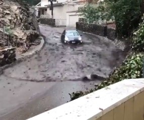 Kaliforniya'da Selden Kaçmaya Çalışan Sürücü Duvara Tosladı