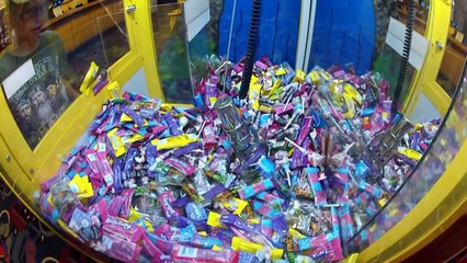 #69 WINNING at the claw machine! SWING TECHNIQUE!