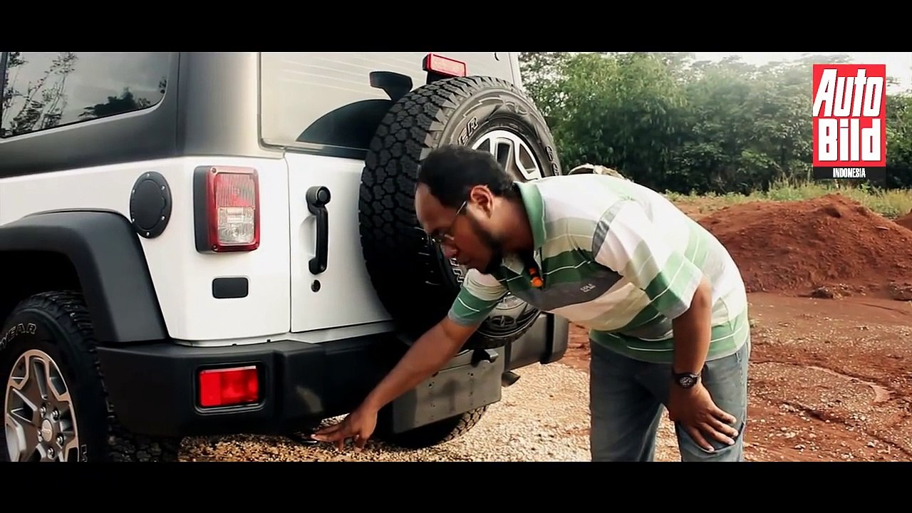 Review Jeep Wrangler Rubicon V6 3.0 di Indonesia