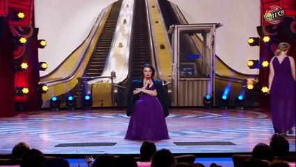 Все профессии важны - Дежурная возле эскалатора