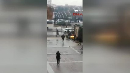 Meclis Önünde Kendini Yakan İşçiyi Ankara Valisi Topaca Ziyaret Etti