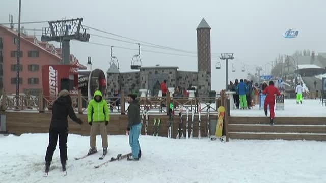 Palandöken'de Hafta Sonu Kayak ve Kızak Coşkusu