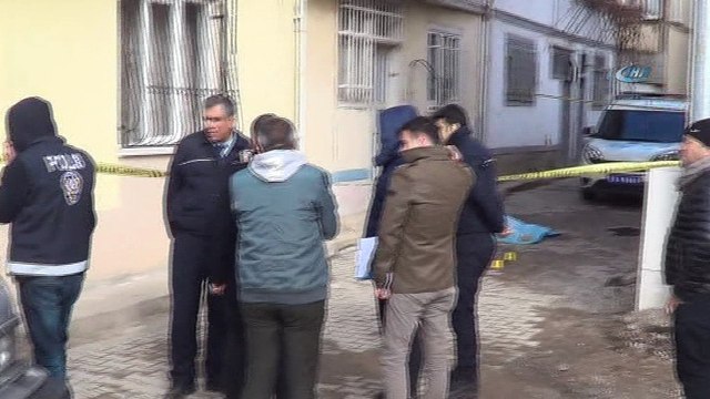 Sokak ortasında av tüfeği ile kanlı infaz