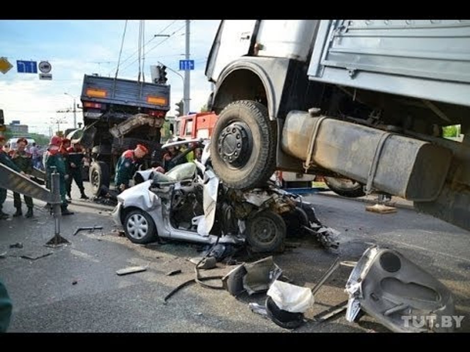 - أخطر حوادث السيارات ... في العالم  #25 (فيديو خطير) +18 HD !!!