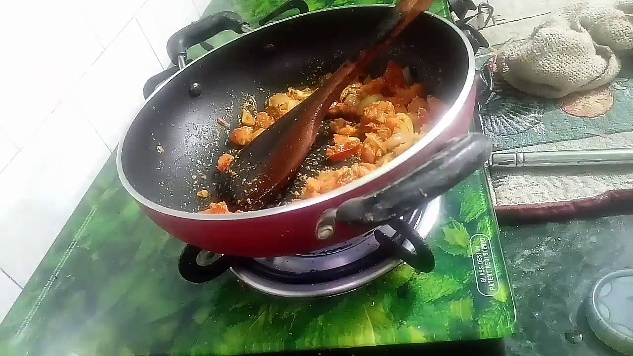 स्वादिष्ट बैंगन का भरता ,एक बार अवश्य  बनाएं