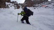 Hakkari'de Kış Mevsiminde Sümbül Dağı'na İlk Tırmanış