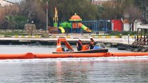 Urla'da denize akaryakıt sızması - İZMİR