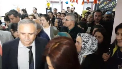 Otizmli Öğrenciler Bilimsel Deneylerini Sergiledi