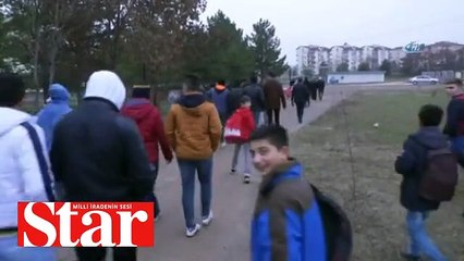 Cumhurbaşkanı Erdoğan�ın ilçelerine geldiğini duyan stadyuma koştu