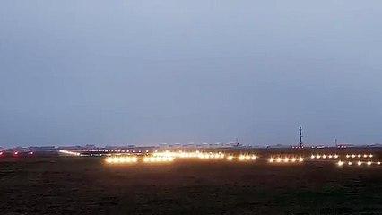 Air Be naast de baan op schiphol