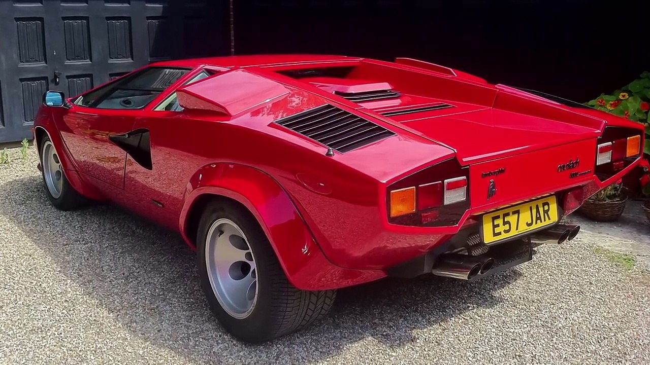 8 Lamborghini Countach on road and track
