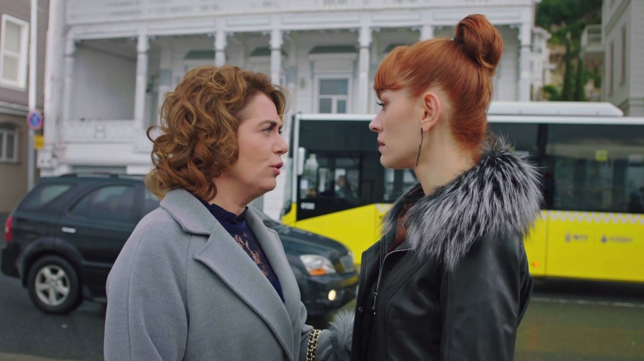 Fazilet Hanım ve Kızları 30. Bölüm Anasının Gözü Tilki!