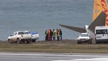 Sigorta Yetkilileri Pegasus Havayolları Uçağının Pistten Çıktığı Alanda İncelemelerde Bulunuyor