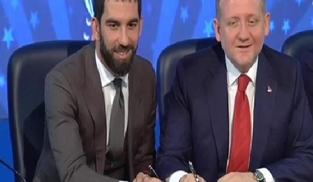 Arda Turan, Başakşehir'e imza attı