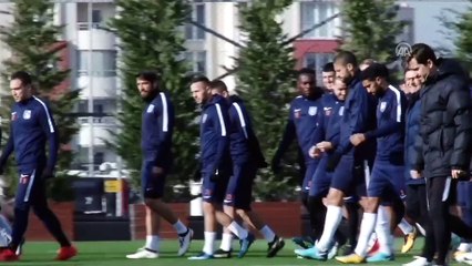 (TEKRAR) Arda Turan, Medipol Başakşehir ile ilk antrenmanına çıktı - İSTANBUL