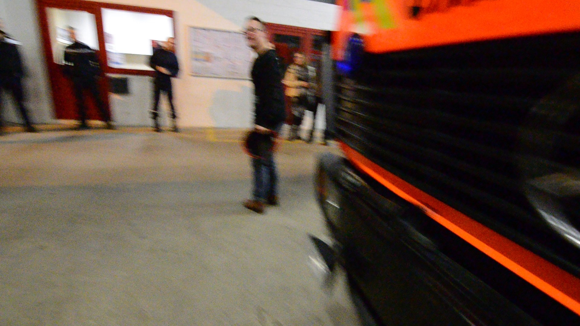 Les Pompiers De Hesbaye Chantent Un Joyeux Anniversaire A Justin Video Dailymotion