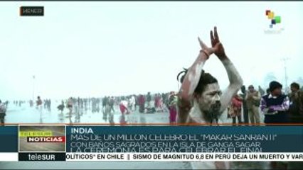 Miles de hindúes participan en ritual que anuncia el fin del invierno
