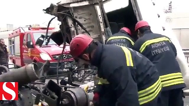 112 çalışanı, üşüyen yaralının üstüne montunu örttü