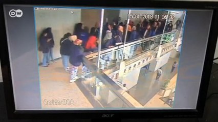 Câmera flagra desabamento na Bolsa de Valores de Jacarta: dezenas de feridos