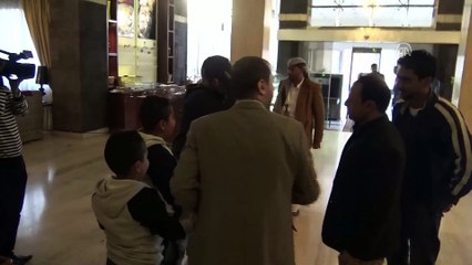 Husiler aktivist ve gazeteci Umeysi'yi serbest bıraktı - SANA