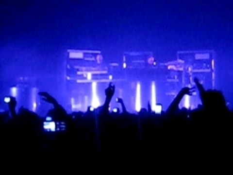 Chemical Brothers - Intro (live @ Zenith Paris)