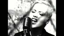 Tributes are paid to lead Cranberries singer Dolores O'Riordan