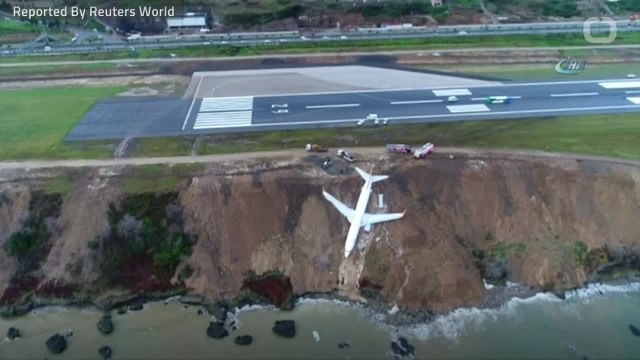 Plane In Turkey Skids Meters Away From Black Sea