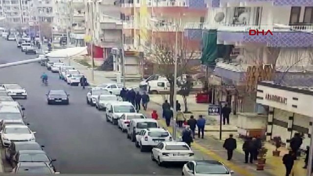 Diyarbakır'da 2 kişinin öldüğü 3 kişinin yaralandığı silahlı çatışmanın görüntüleri ortaya çıktı