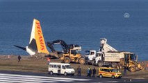 Trabzon Havalimanı'nda pistten çıkan uçağı kurtarma çalışmaları - TRABZON