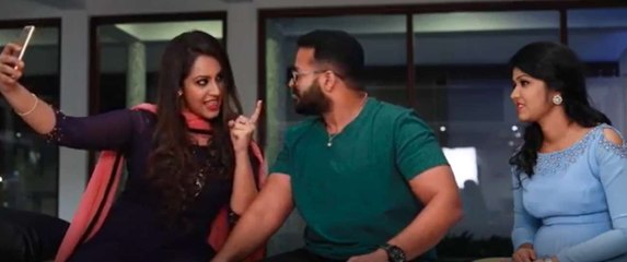 மறுபடியும் வைரல் ஆகும் ஜிம்மிகி கம்மல் புகழ் ஷெரிலின் வீடியோ