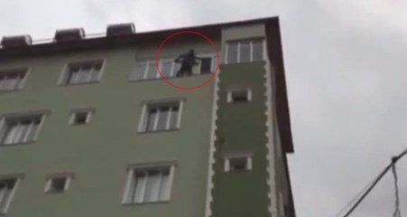 Polise Yakalanacağını Anlayan Hırsız İntihara Kalkıştı