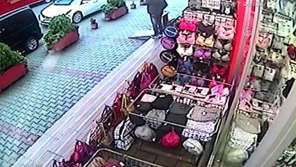 Hırsızlık anı güvenlik kamerasına yansıdı - SAKARYA