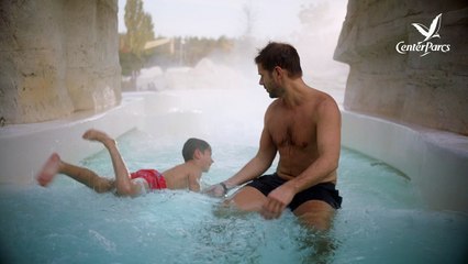 Un adolescent se défend contre un homme armé qui veut le voler