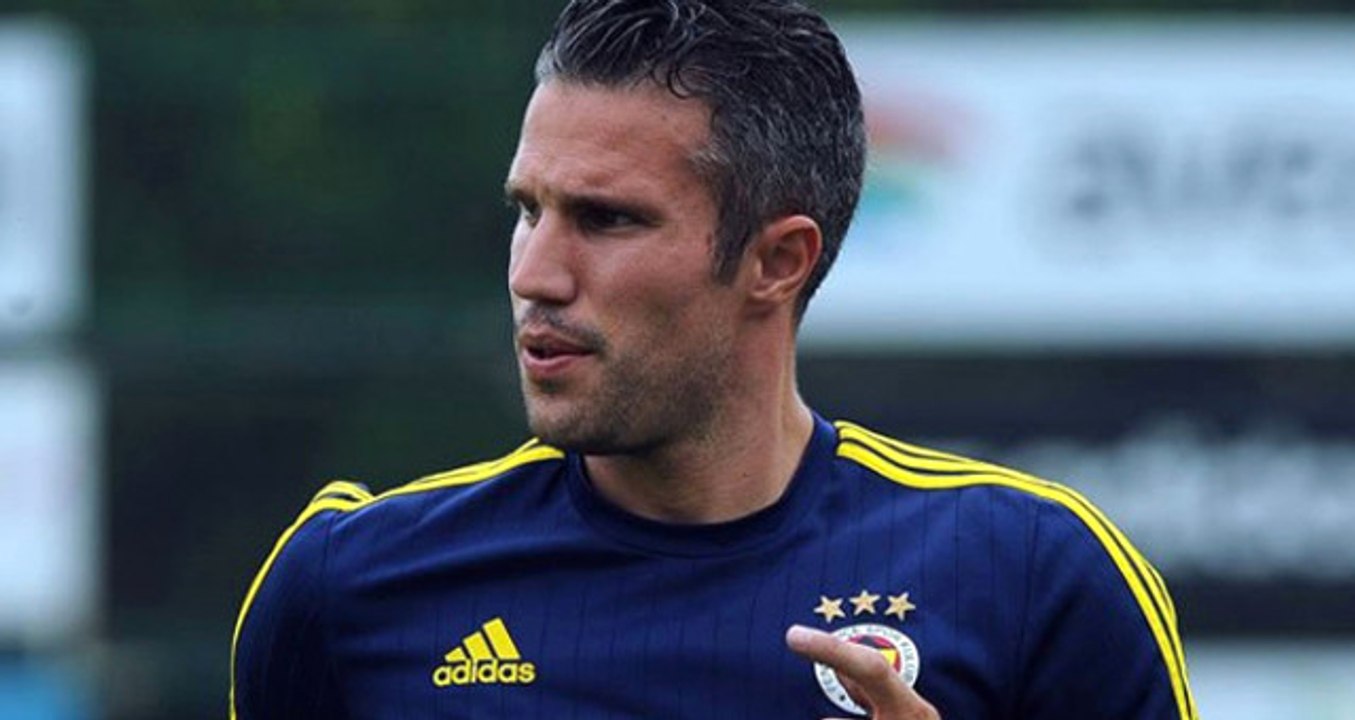 Fenerbahçe, Robin van Persie'nin Lisansını İptal Etti