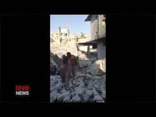 Télécharger la video: Foreign Islamic State Militants Surrender in Mosul - Iraqi Security