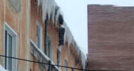 Binadan Sarkan Cesedi Görenler Gözlerine İnanamadı! Genç Tamirci Donarak Öldü