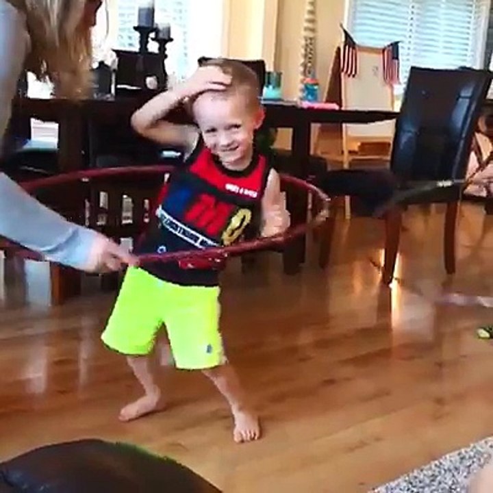 Kids vs Hula Hoop!  