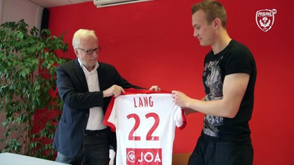 Lang: "Je suis prêt"