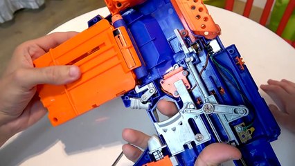 O QUE TEM DENTRO DA NERF? - Episódio 03 - Nerf War do Paulinho - Kids Fun Playing Toys