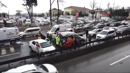 Üsküdar'da Zincirleme Trafik Kazası: 2 Yaralı