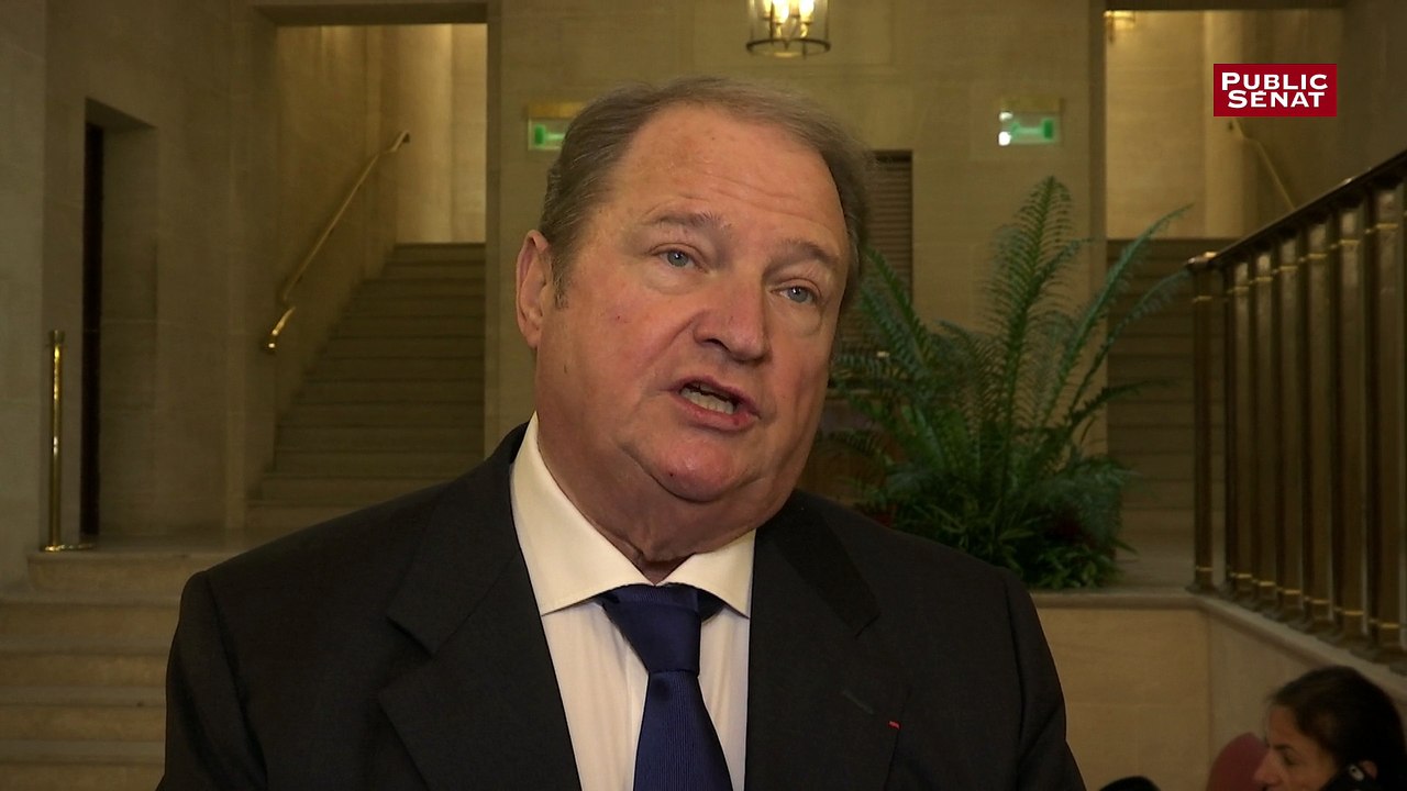 “Alain Juppé ne doit pas faire comme Charles Aznavour avec des adieux à la scène chaque année” selon le sénateur Pierre Charon