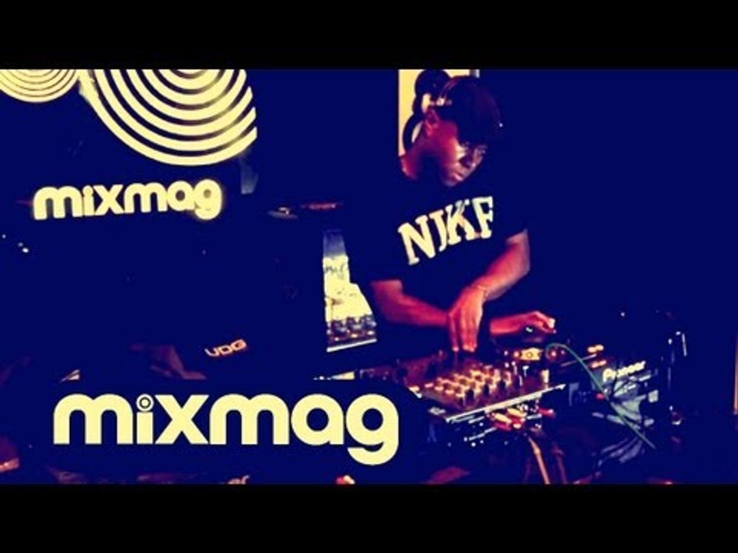 ⁣DJ EZ classic UK Garage set in The Lab LDN