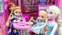 Aventuras de Elsa y Anna Frozen | Cumpleaños de Elsa Consulta de Barbie Doctora Casa de Chelsea