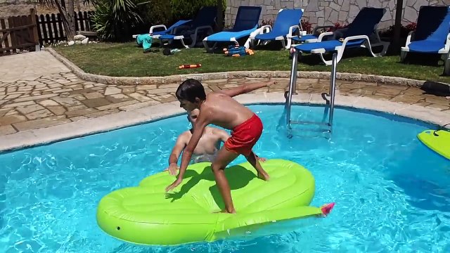 ¡RETOS LOCOS EN LA PISCINA CON MI PRIMO!