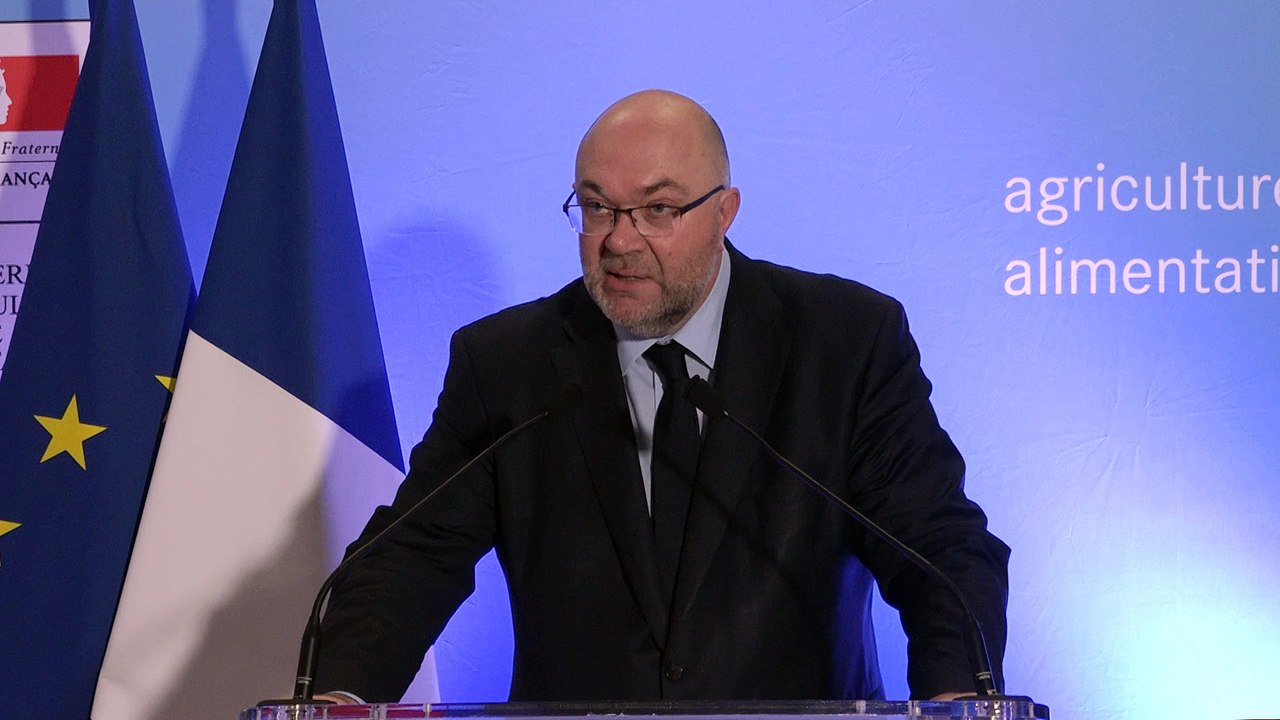 Lactalis : Stéphane Travert annonce des mesures après avoir reçu la filière lait