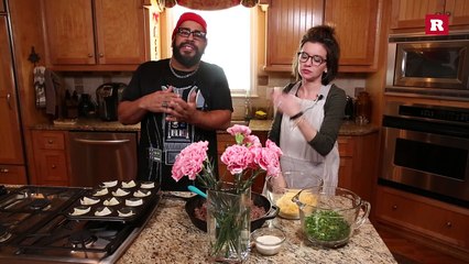 Am I wrong for group texting? with Elissa the Mom | Rare Life