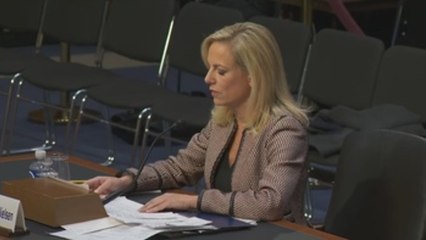 Secretaria de Seguridad Nacional niega que Trump dijera "agujeros de mierda"